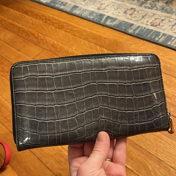 Marc by Marc Jacobs gray snake print wallet - Picture 2 of 3